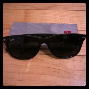 Ray Ban RB2132 New Wayfarer